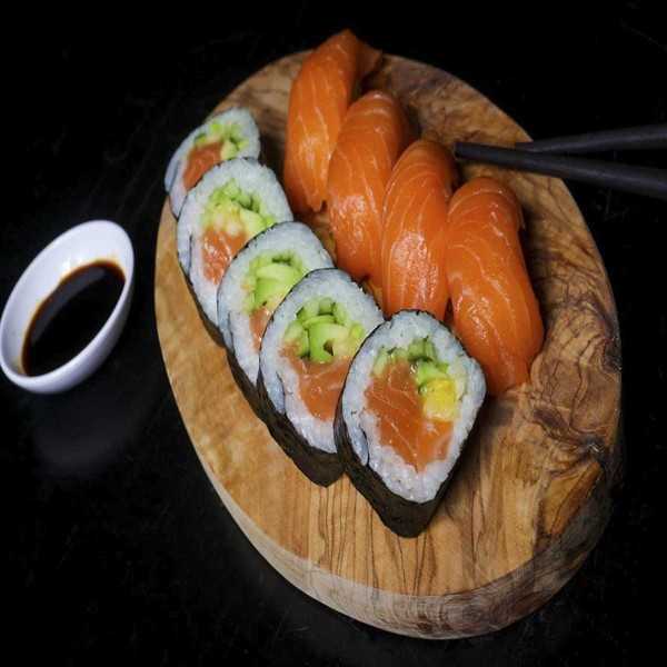 Olive Wood oval cutting board  - 3